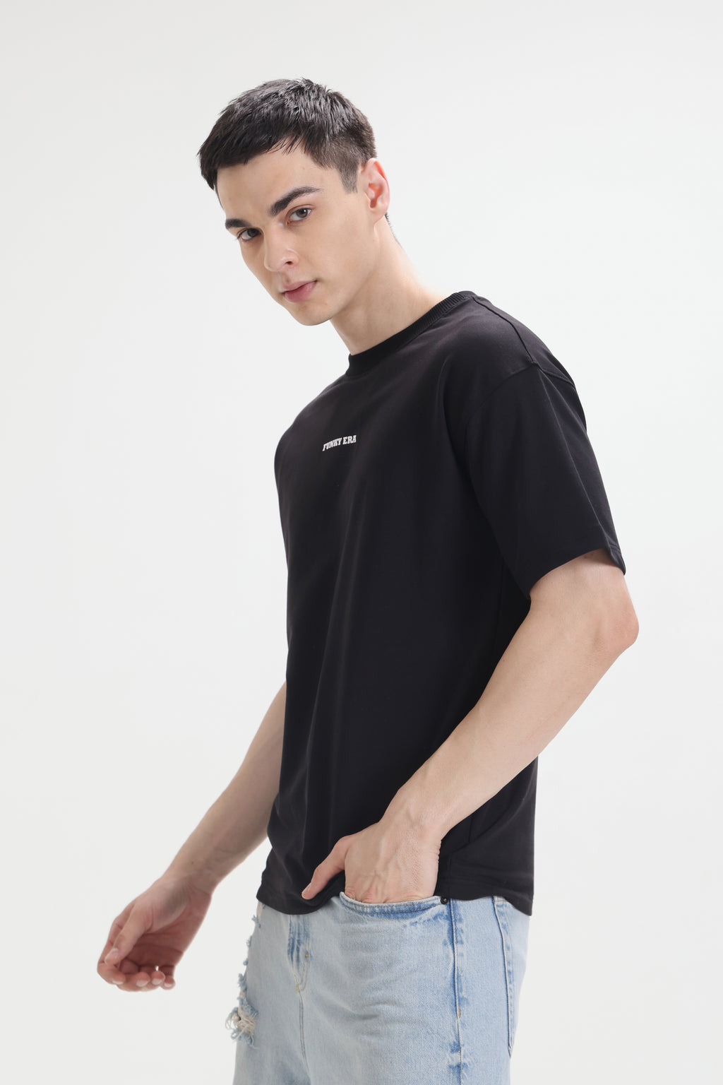 BLACK SIGNATURE OVERSIZED T-SHIRT