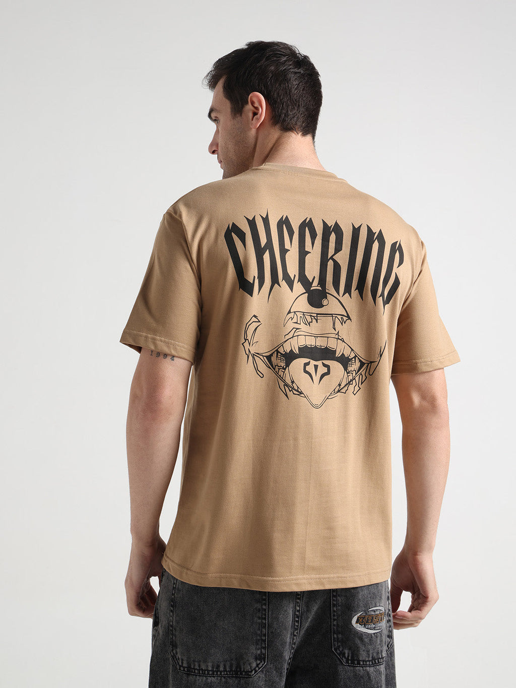 Cheering Beige Oversized Tee