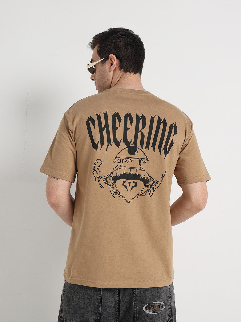 Cheering Beige Oversized Tee