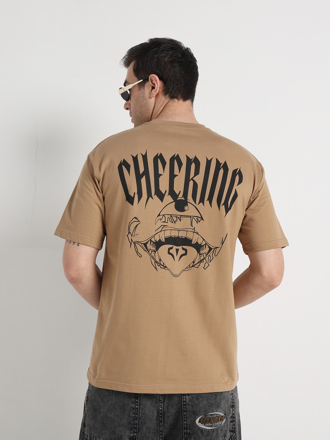 Cheering Beige Oversized Tee